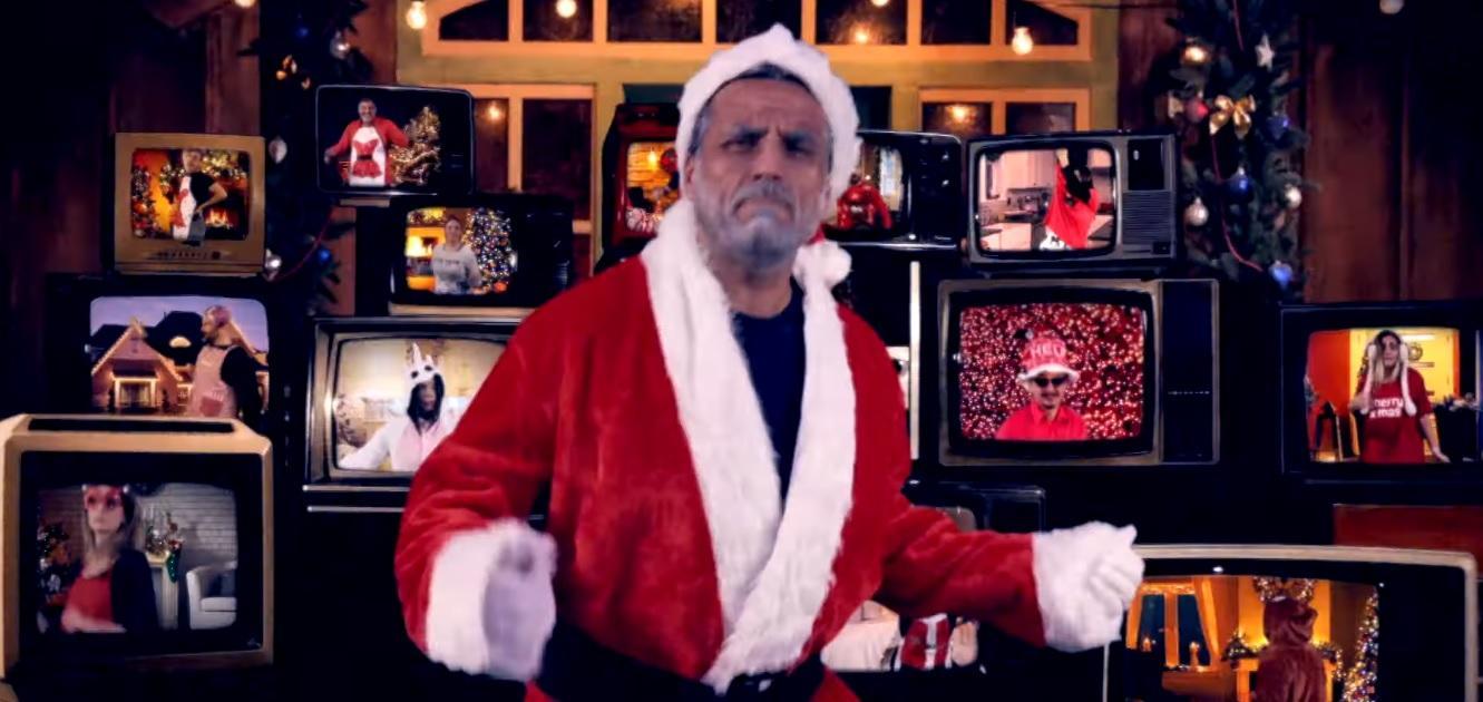 Il video di Natale di Baz per regalare un sorriso ai bambini in difficoltà