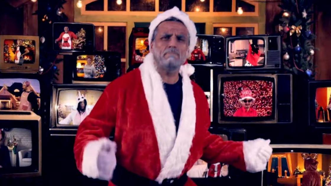 Il video di Natale di Baz per regalare un sorriso ai bambini in difficoltà