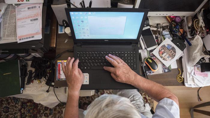 Un sms e un numero di telefono clonato, così i cyber-ladri svuotano i conti correnti
