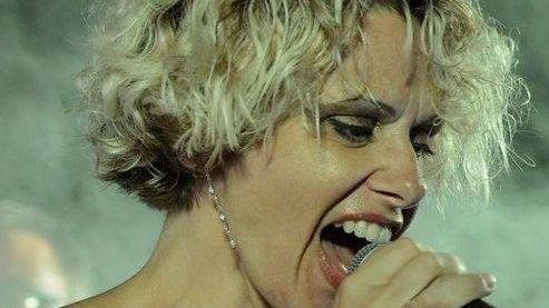 La piccola grande donna che cantava la vita: una città in lacrime per Marzia Guarnaccia