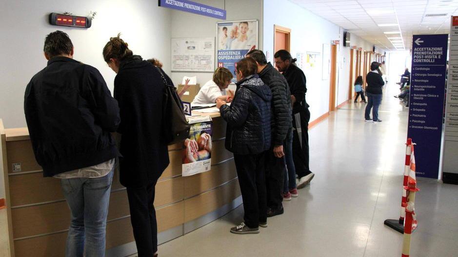 Da gennaio vaccini anti-Covid al Versilia, i primi in fila sono 2.000 operatori sanitari