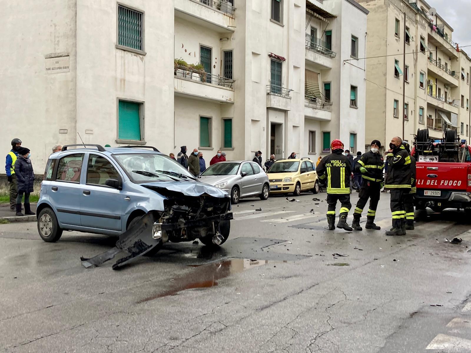 La Fiat Panda distrutta dopo l'incidente (foto Marzi)
