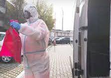 Alia non interviene: cittadini positivi al Covid costretti a convivere con i rifiuti in casa 