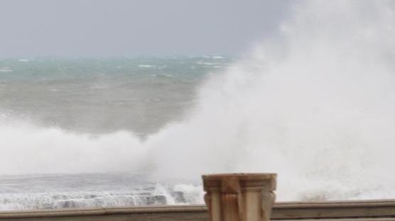 Mareggiate e forte vento scatta l’allerta gialla