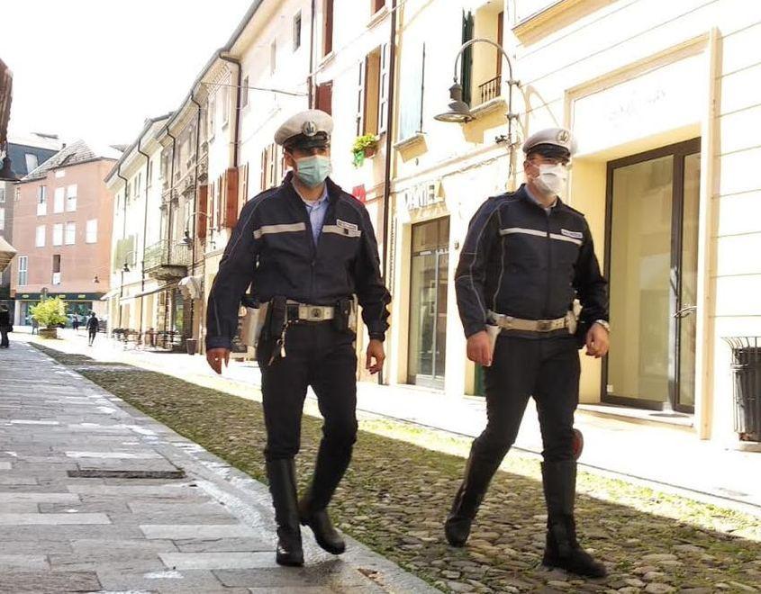 Controlli anti-Covid tra negozi, bar e locali «Il bilancio è positivo» 