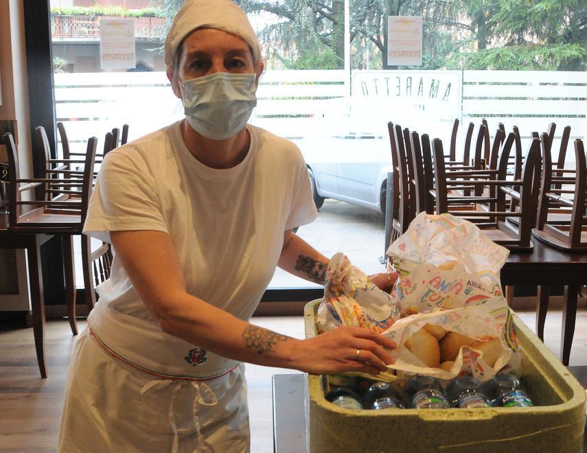 Spilamberto Dai cuochi dell’Amaretto pasti fino in cantiere «Giusto così. Ora si riapre» 