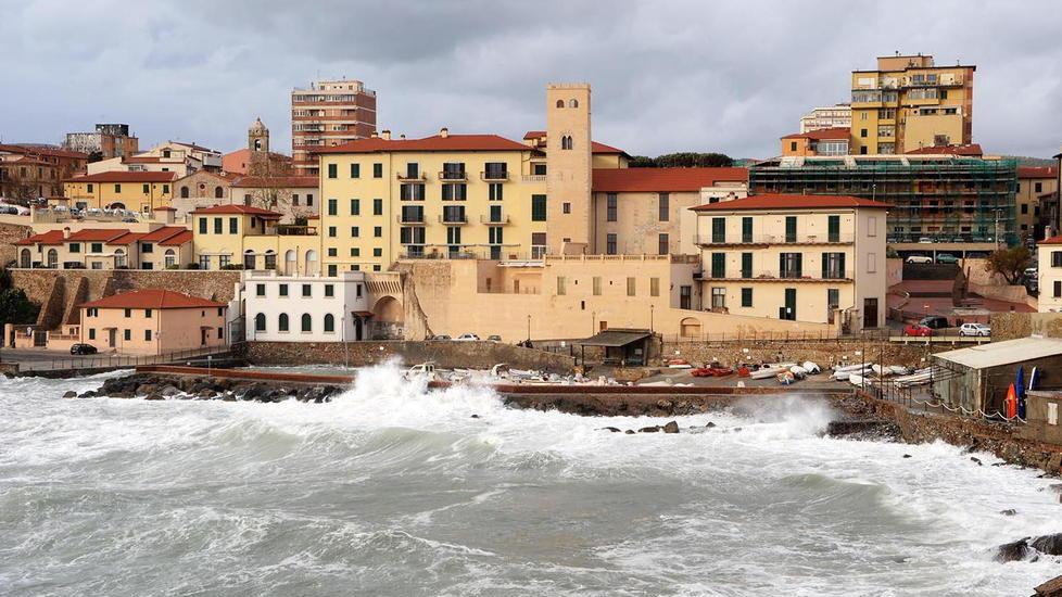 Maltempo, stamani scuole chiuse