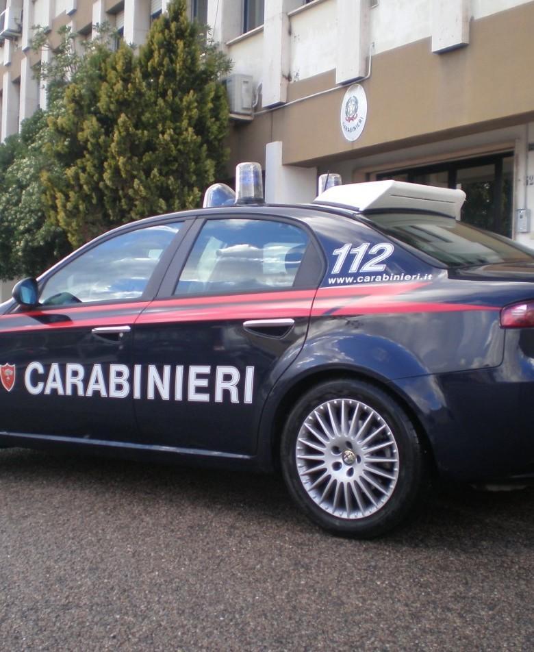 Fanno acquisti con la carta rubata due denunciati