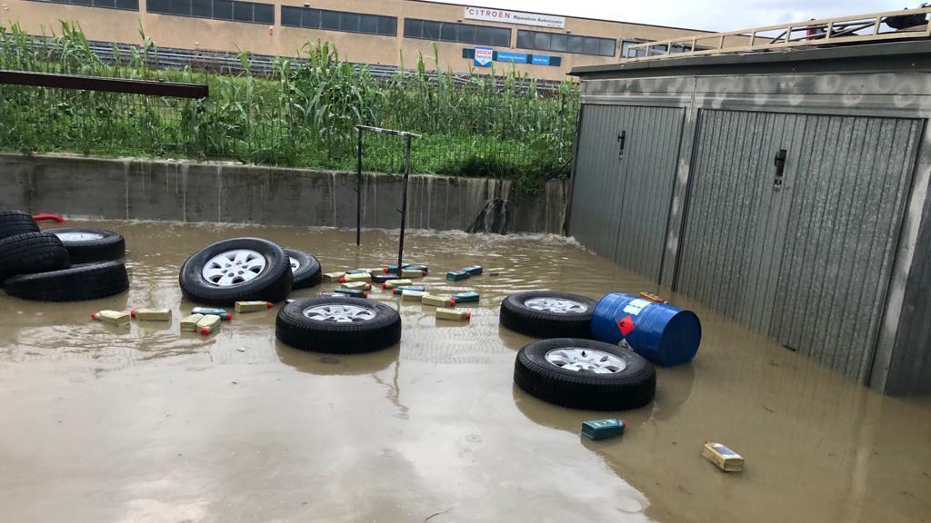 Ditta allagata per il maltempo: "Travolti da 1 metro d’acqua: motori e tutto il materiale sono andati distrutti"