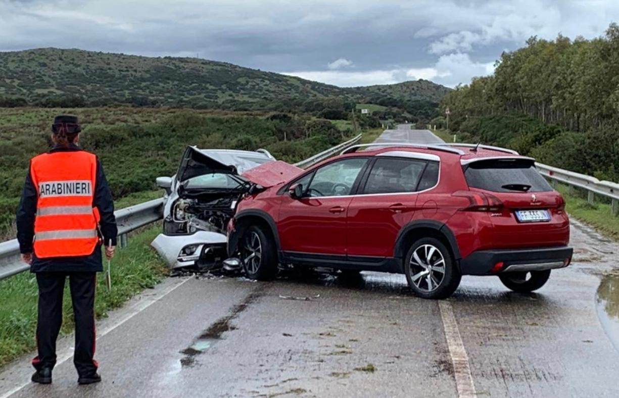 Scontro fra auto a Sant'Antonio di Santadi: gravi due coppie di coniugi