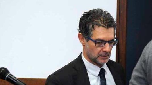 Ferisce la compagna con un coltello lei riesce a fuggire, lui viene arrestato