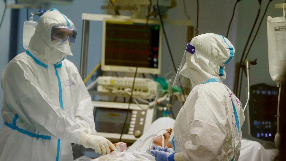 A Reggio altri nove morti e 293 contagi Sono 33 i pazienti in terapia intensiva