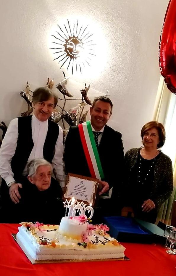 Aglientu festeggia la quarta centenaria: è zia Ninalda