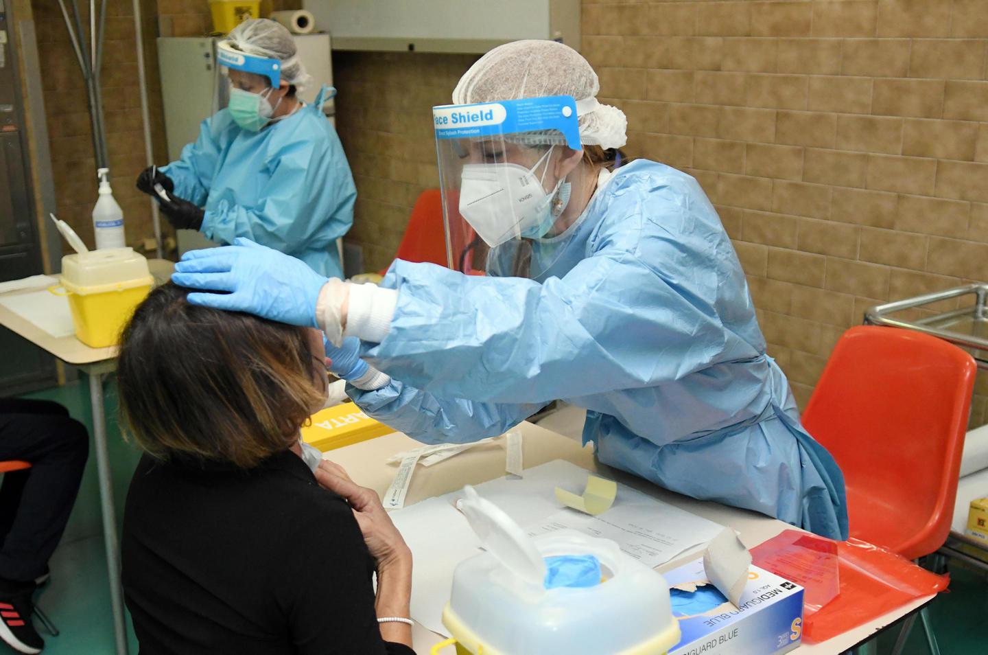 Coronavirus, screening per l’isola con 2 milioni di test 
