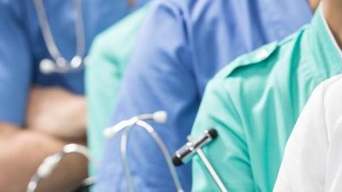 Modena Un’altra beffa per i 400 specializzandi Rinviato l’inizio del servizio in ospedale