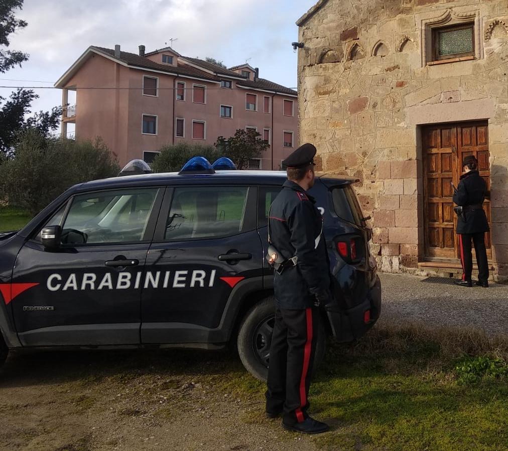 Ozieri, ferisce il vicino con un forcone: denunciato