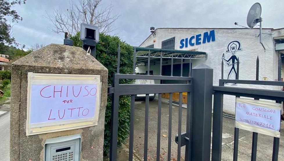 L'azienda di Marina di Campo chiusa per lutto (foto Gio' Di Stefano)
