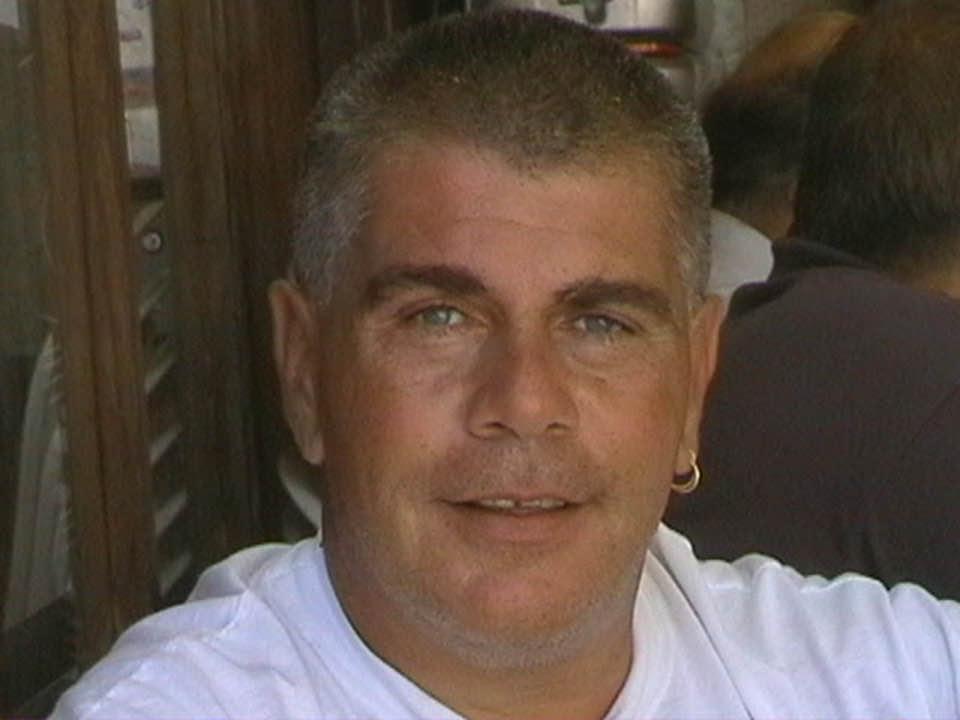 Muore nel sonno a 60 anni, Capraia in lutto: «Addio Giacomo, il barista di tutta l’isola» 