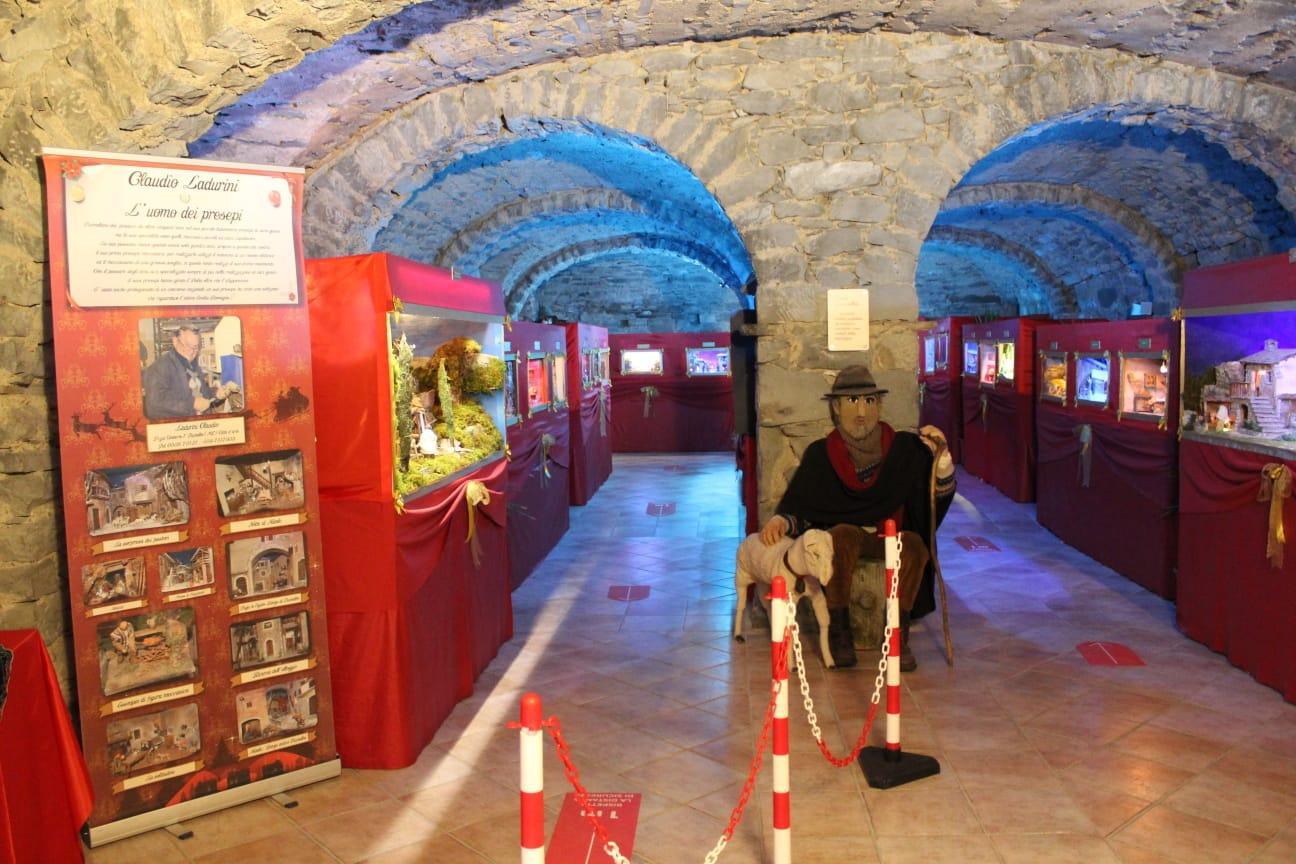 Nella “grotta” di Pievepelago la magia del presepe in trenta opere di Claudio Ladurini 