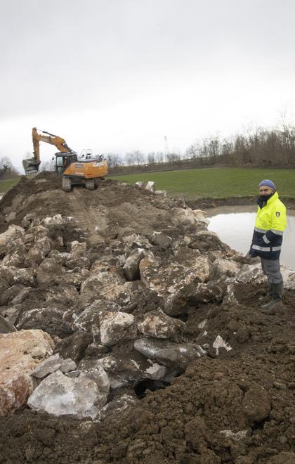 Lavori in tempi record In 24 ore chiusa la falla del Panaro «Era lunga 55 metri» 
