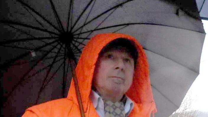 «Mi auguro che sia acclarata la sua estraneità ai fatti»