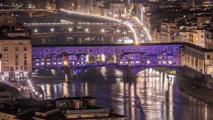 Stasera si accende Firenze Show di luci dedicato a Dante