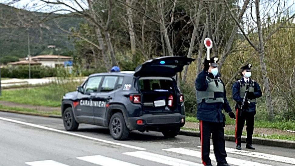 Spostamenti in auto nei comuni confinanti, ecco quando si può