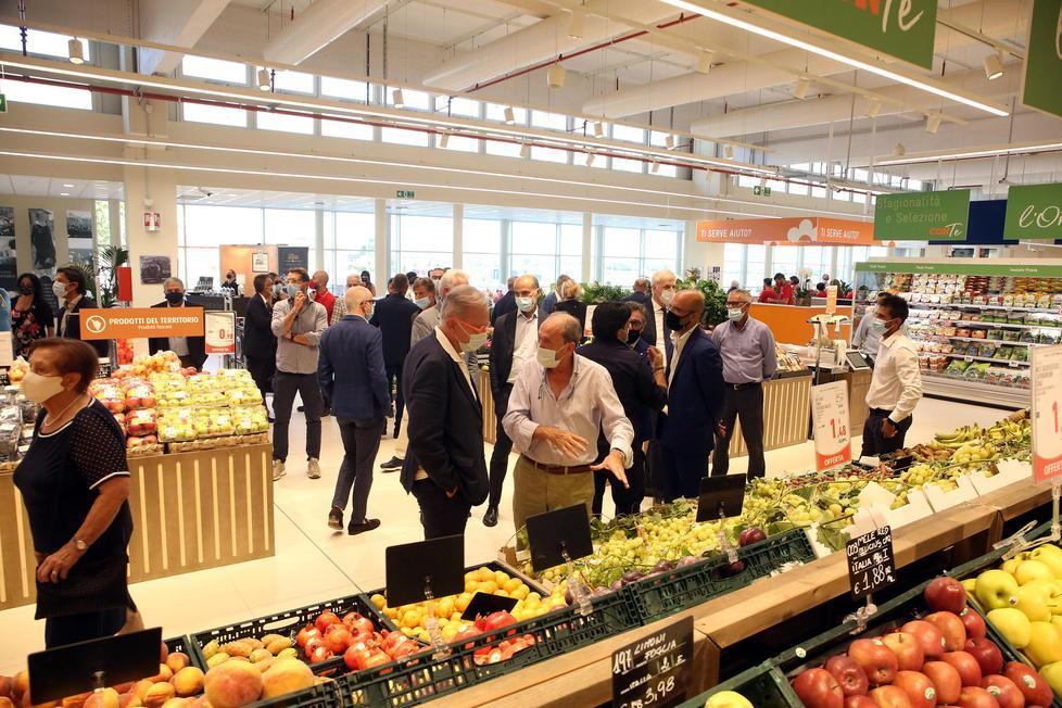 Tre catene di supermercati assumono in Toscana, via alle selezioni 