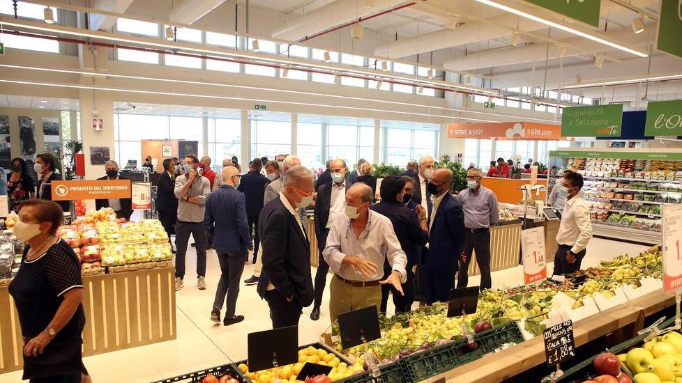 Tre catene di supermercati assumono in Toscana, via alle selezioni