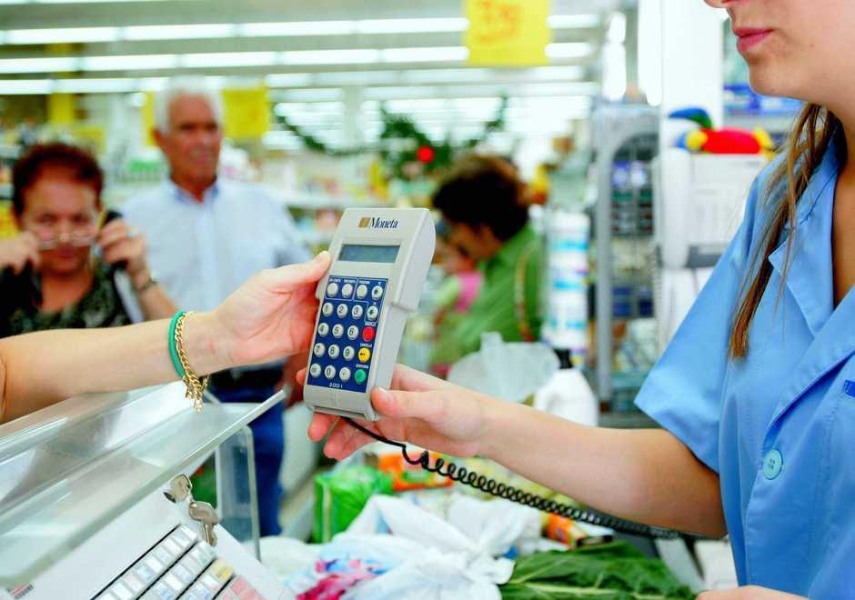 Partono i bonus per gli acquisti con carta ma mille partite Iva non li consentono 