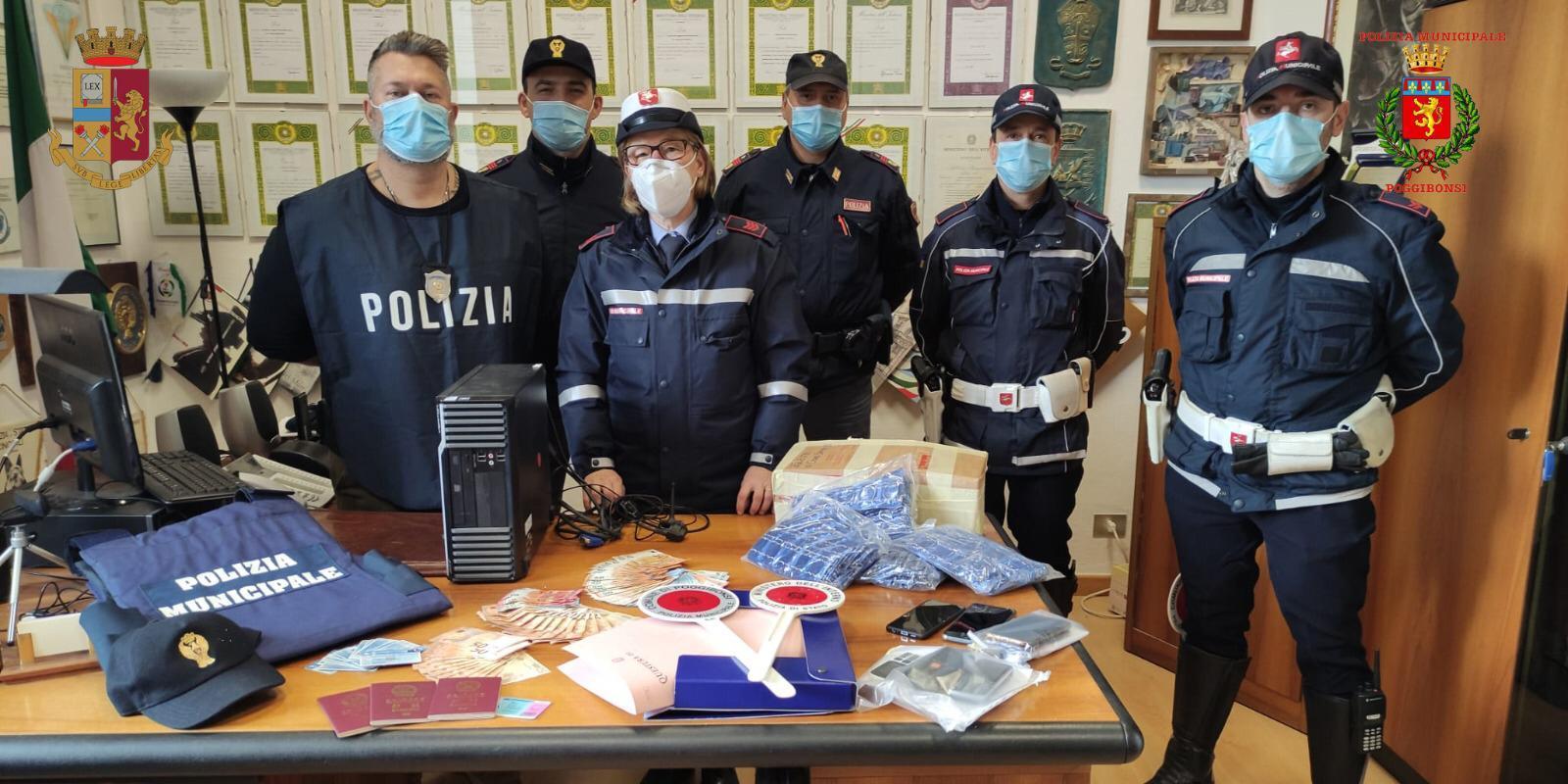 Il sequestro di materiale trovato nelle case di appuntamenti gestite da due cinesi