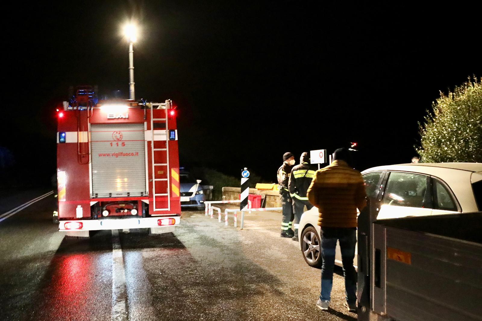 Le ricerche sul Romito (foto Marzi)