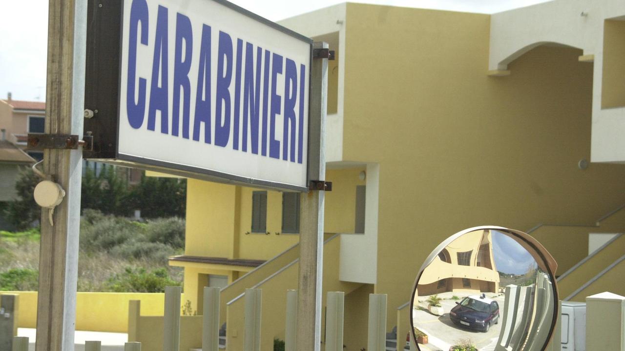 Armi e droga nel casolare di Santa Maria Coghinas: arrestato 51enne