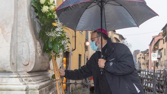 Sindaco e vescovo pregano alla Madonna dello Stellario