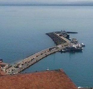 Al molo Garibaldi 40 ceramiche d’artista daranno il benvenuto ai crocieristi 