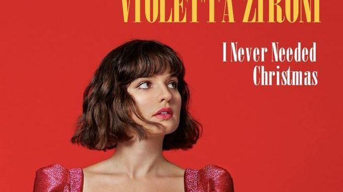 Il nuovo singolo di Violetta Zironi è “I Never Needed Christmas”