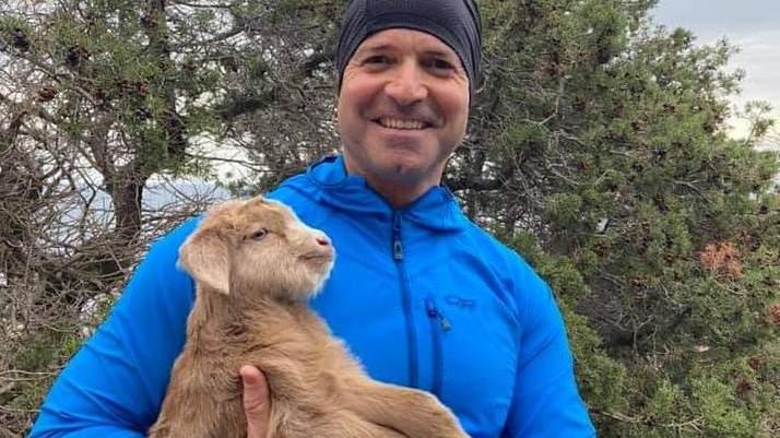 Salvata capretta caduta tra le rocce