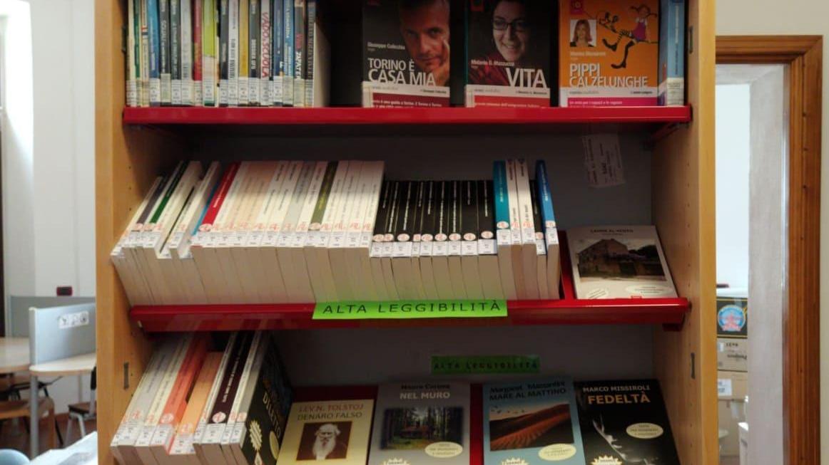 La biblioteca riapre anche online