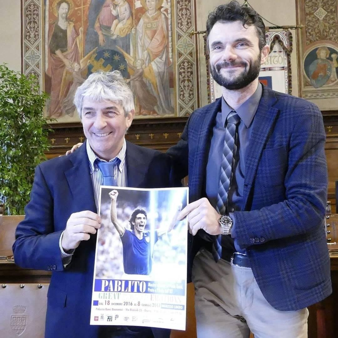 Paolo Rossi insieme al sindaco Matteo Biffoni