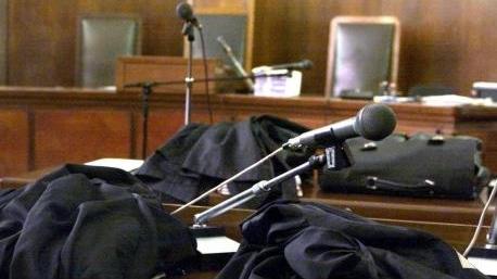Pressioni per ottenere l’assunzione del figlio: le accuse contenute nell’ordinanza