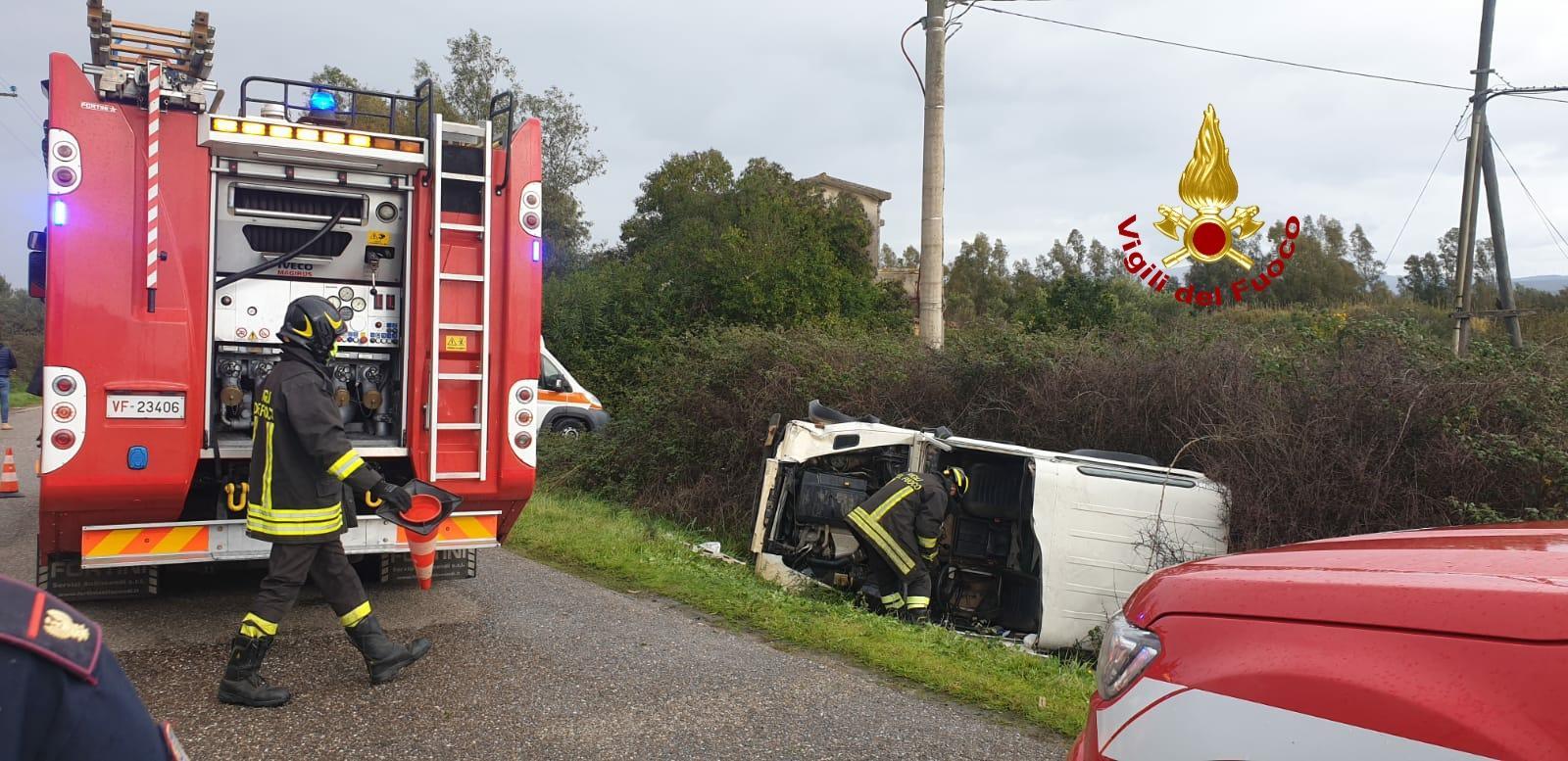 Simaxis, perde il controllo del Fuoristrada che si ribalta