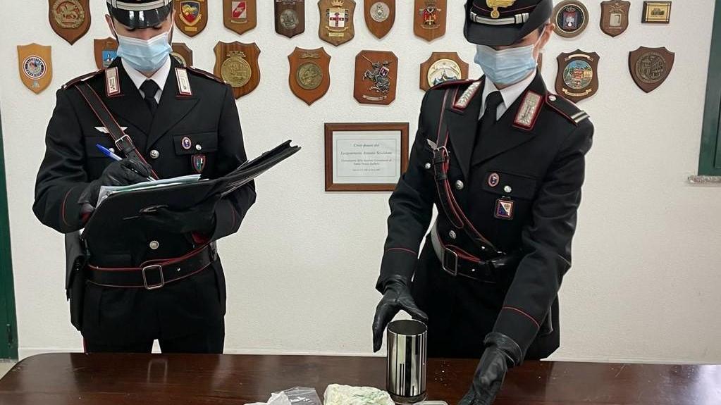 Santa Teresa, vendevano droga ai minorenni: tre arresti