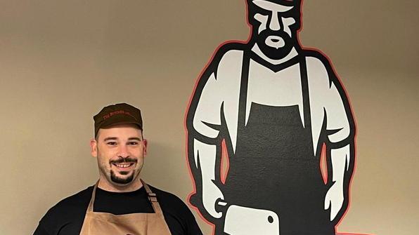 Lorenzo, neo papà, apre una «macelleria da bimbi»