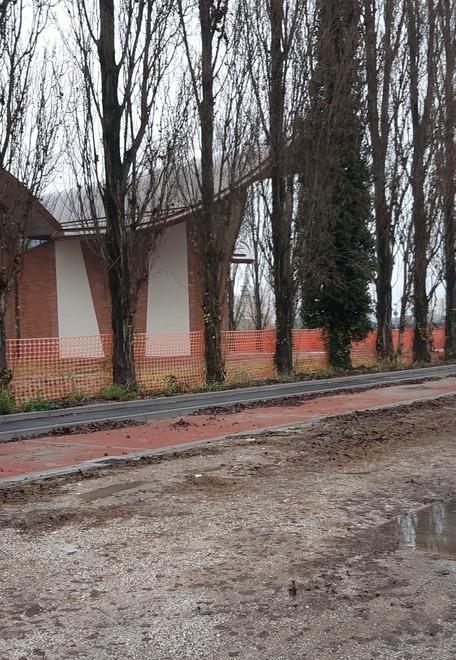 Il Pd: la nuova chiesa è in mezzo al degrado 