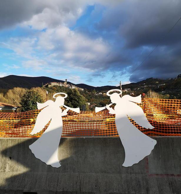 Il presepe arriva fino al ponte crollato 