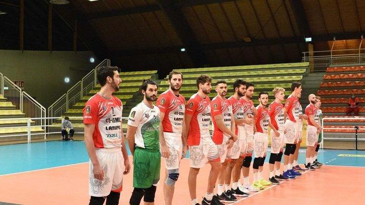Ai ripari dopo il secondo ko La società: il palasport si chiamerà ancora Parenti