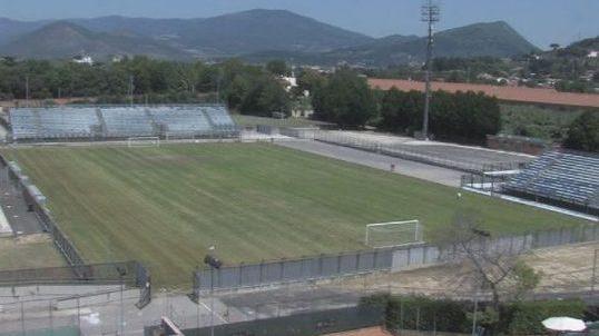 «Intitoliamogli lo stadio, ma solo quando sarà rifatto»