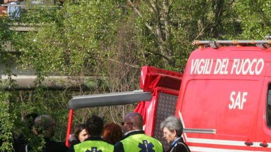 Vola dal ponte sul rio Spigone 57enne muore sul colpo
