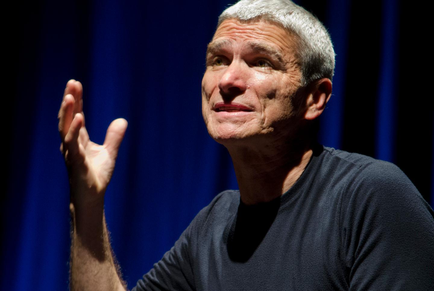 Cada Die in scena davanti ai detenuti 