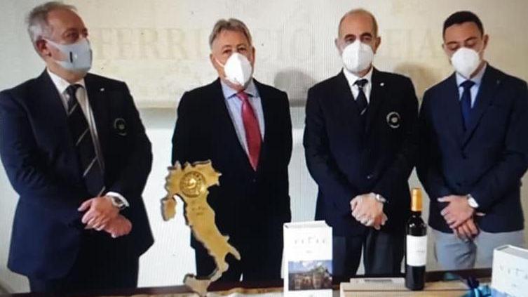 Le “quattro viti” dell’Ais premiano 13 vini sardi